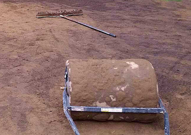 Κύλινδρος Γκαζόν και Τσουγκράνα Τοπίου έχουν Ολοκληρώσει τις Προεργασίες