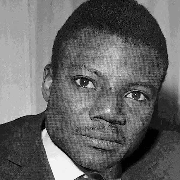 Ο Καθένας Νομίζει πώς Είμαι Ένας Κανίβαλος - Φωτογραφικό Πορτρέτο του Yambo Ouologuem