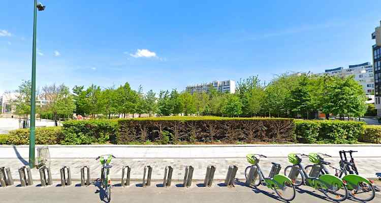 The White and Black Garden of Parc Andre Citroen - View of the White Garden from Rue Balard