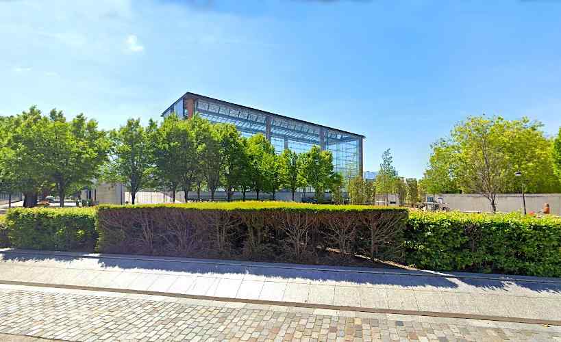 The White and Black Garden of Parc Andre Citroen - The Entrance to the Parc Andre Citroen from Rue Balard