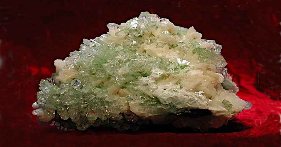 Μια Μορφή Ορυκτού Ζεολίθου