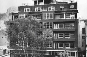 Kyriakos Panagiotakos - Panagiotakos&rsquo;s Most Distinctive Architectural Work: Blue Condominium (Mple Polykatoikia)